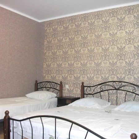 Guesthouse On Kabardinskaya 139A ガグラ エクステリア 写真