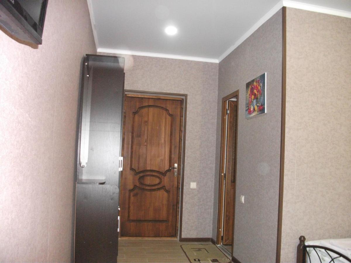 Guesthouse On Kabardinskaya 139A ガグラ エクステリア 写真