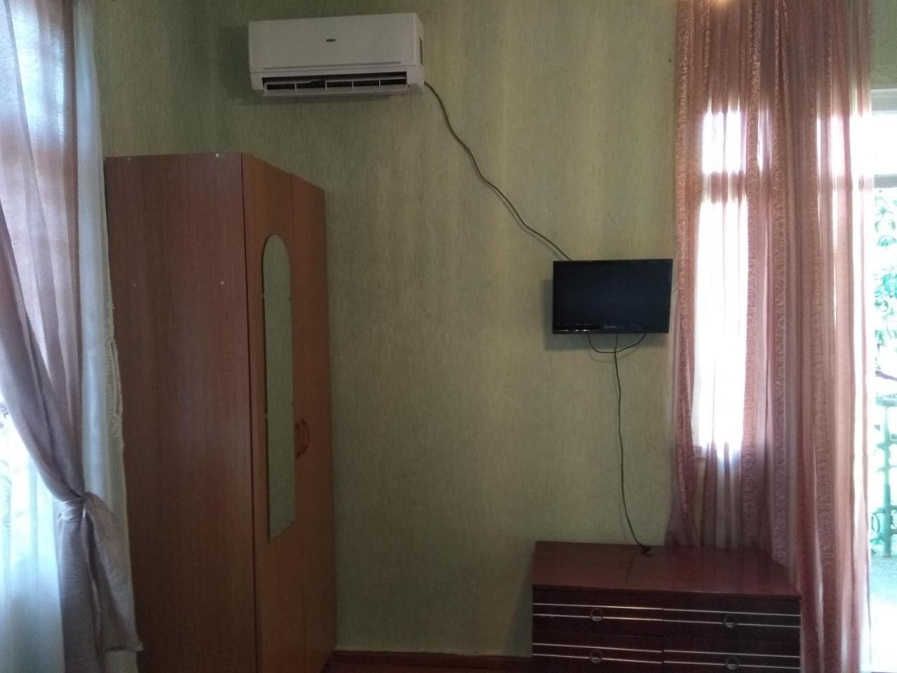 Guesthouse On Kabardinskaya 139A ガグラ エクステリア 写真