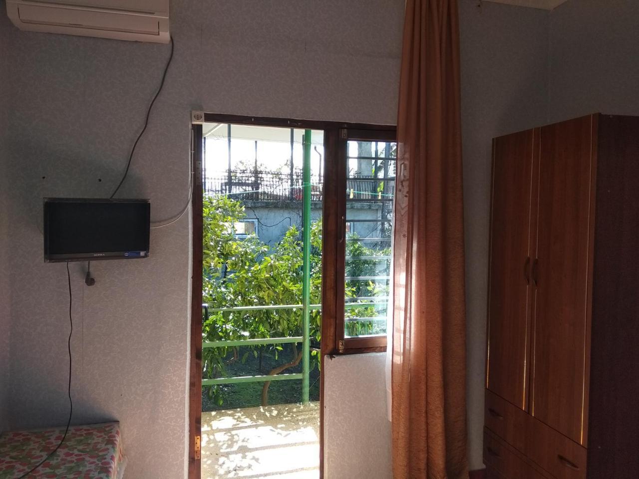 Guesthouse On Kabardinskaya 139A ガグラ エクステリア 写真